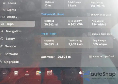 2023 Tesla Model Y Awd/Long Range Dual Motor All-Wheel Drive z USA, uszkodzony, nr VIN 7SAYGAEE2PF642162